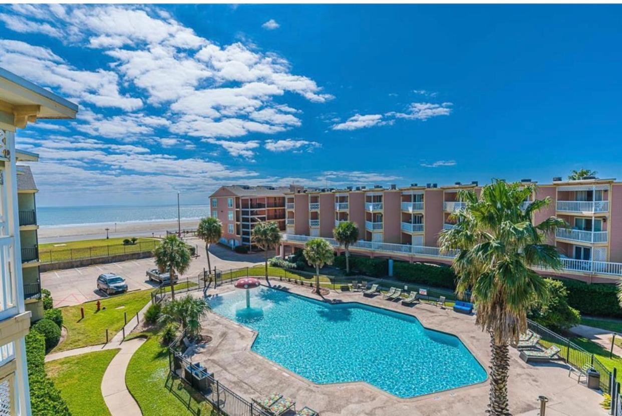 Beach Escape - Top Floor Ocean Views - Heated Pool - Seawall Blvd Galveston Exterior photo