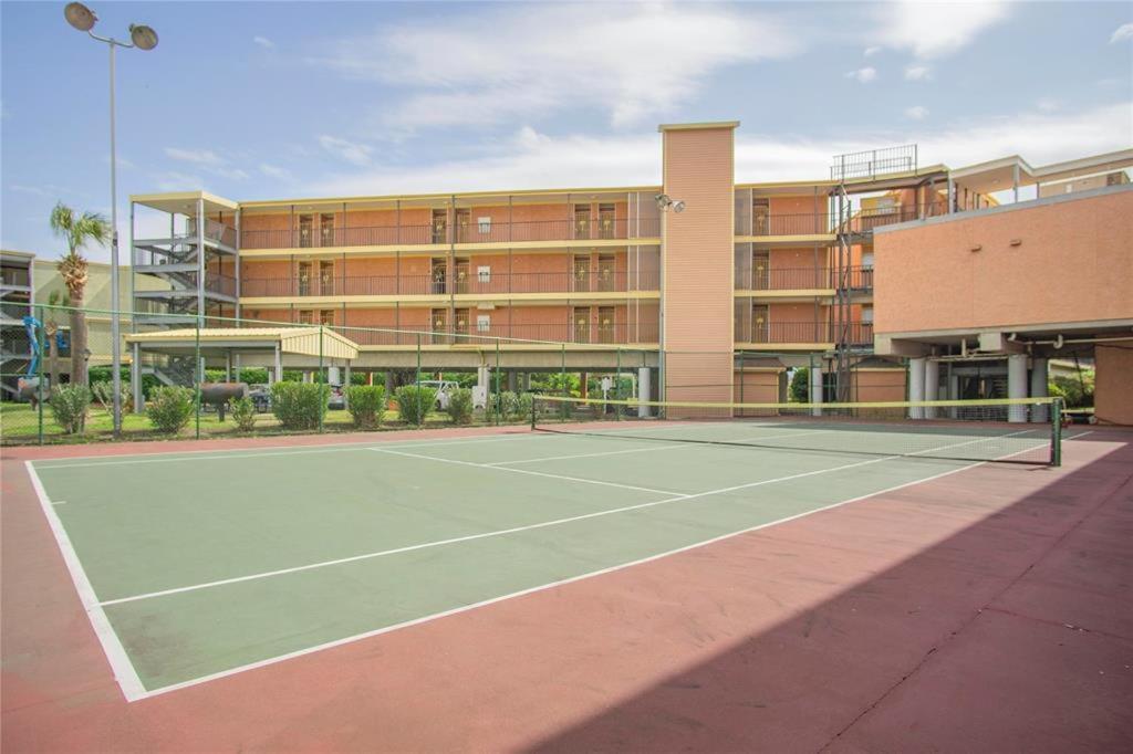Beach Escape - Top Floor Ocean Views - Heated Pool - Seawall Blvd Galveston Exterior photo