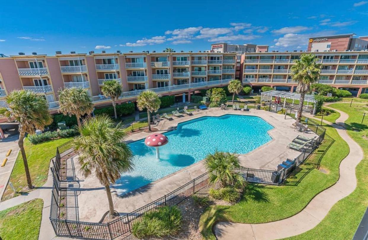 Beach Escape - Top Floor Ocean Views - Heated Pool - Seawall Blvd Galveston Exterior photo