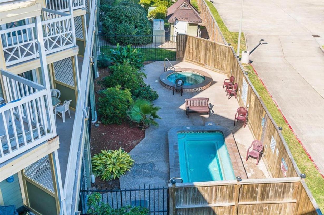 Beach Escape - Top Floor Ocean Views - Heated Pool - Seawall Blvd Galveston Exterior photo